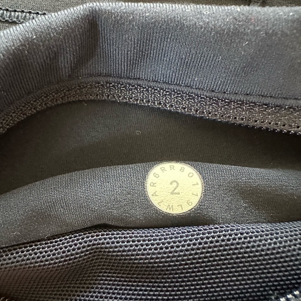 Lululemon Speed Up Shorts, Sz 2, 2.5”
